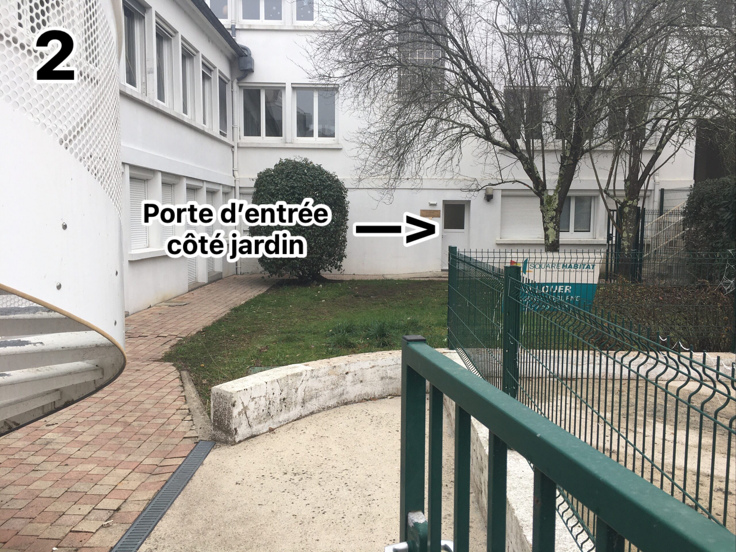 Cabinet Christine Dubourg - Accès par la cour